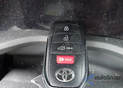 2025 Toyota Camry Le z USA, uszkodzony, nr VIN 4T1DAACK2SU153200